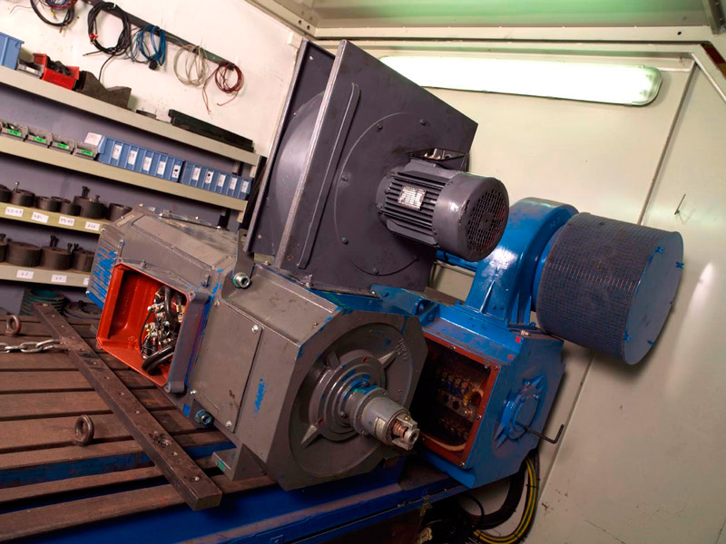 Hutsean eta kargan saiakuntzak egiten dituzten motor elektrikoen konponketak amaitzea