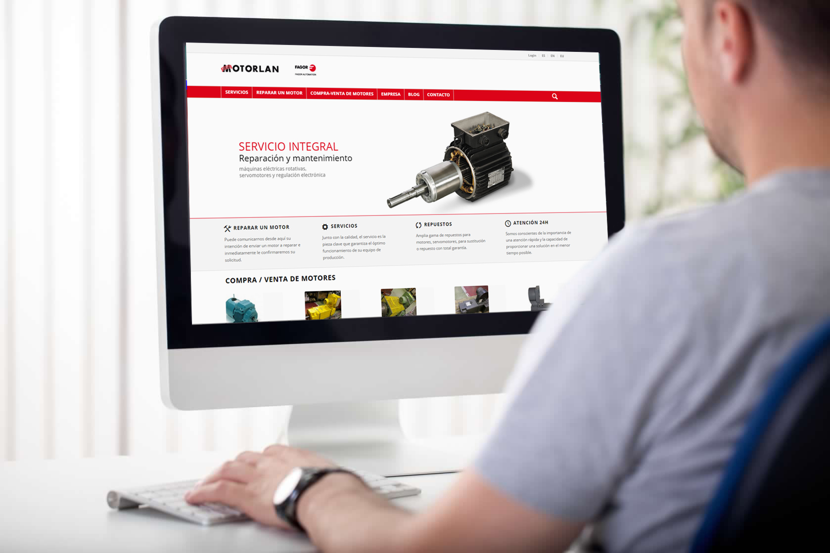 hombre en ordenador web motorlan